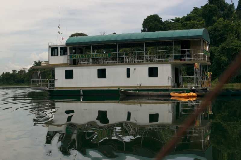 Ausflugsboot im Gatunsee
